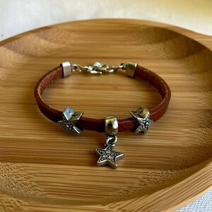 🏷️Handmade Boho Brown Leather Star Charm Bracelet - Silver Tone Accent🏷️